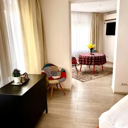 Apartment La Vie E Parisienne Bucharest
